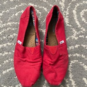 Toms shoes red used 9 wide
